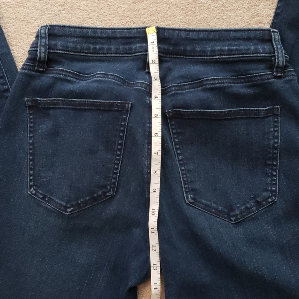 Dark wash 👖 - Picture 4 of 4